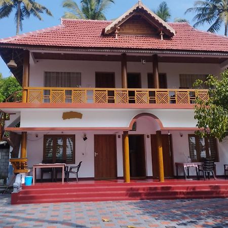 Marari Anna Beach Homestay マラリクラム エクステリア 写真