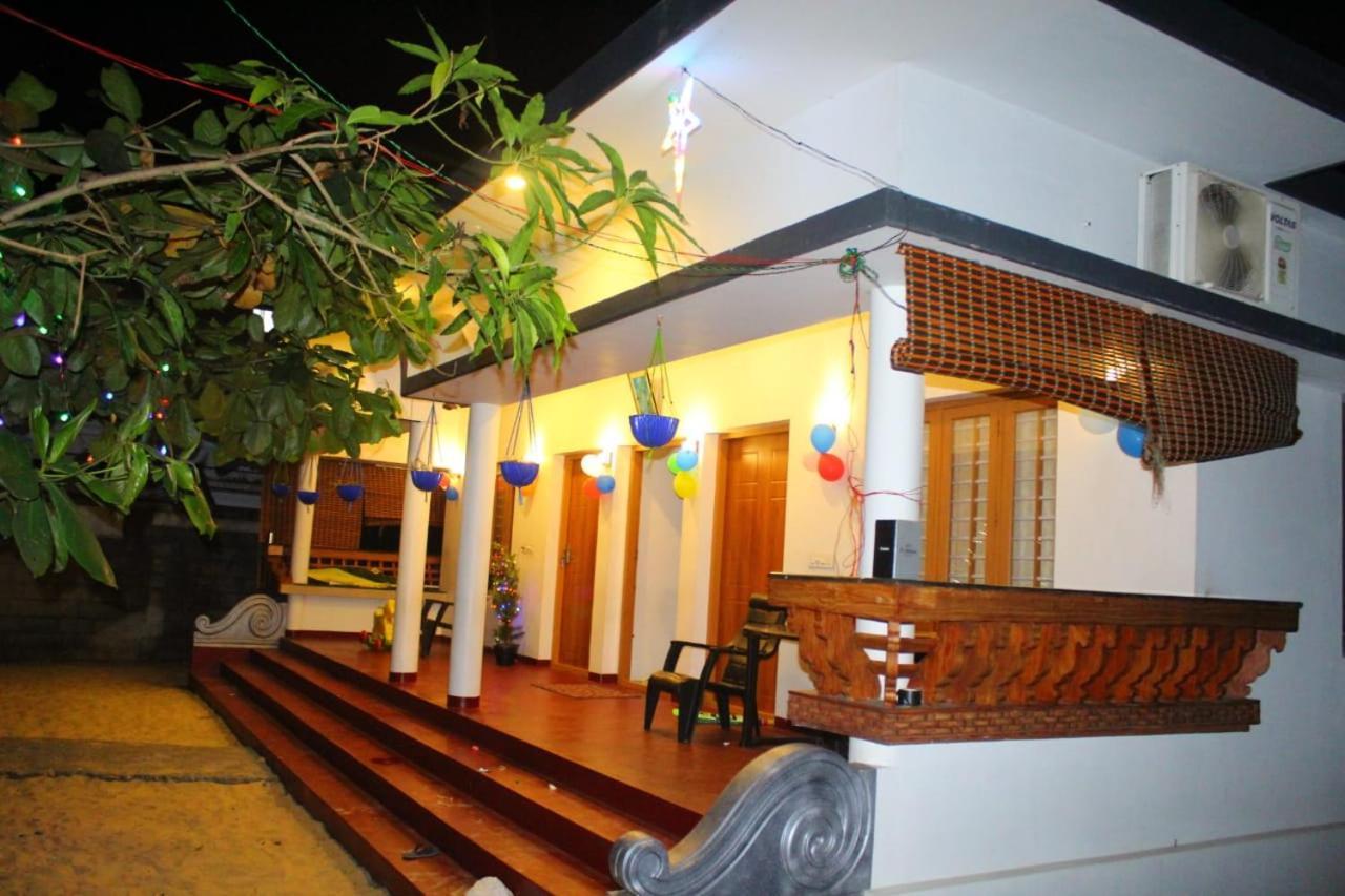 Marari Anna Beach Homestay マラリクラム エクステリア 写真